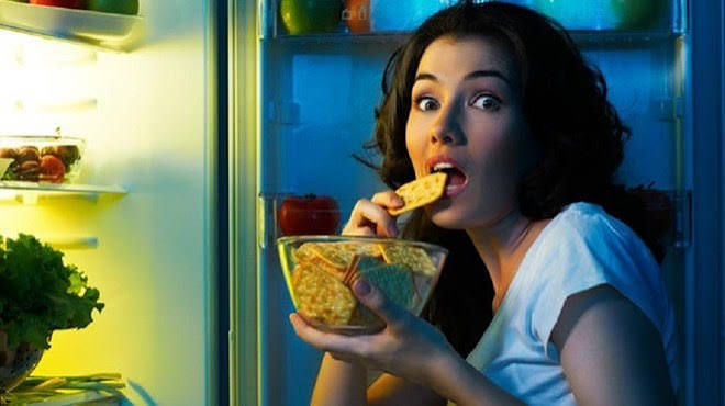 ăn vặt đêm